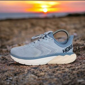 Hoka one one Arahi 5 running sneakers